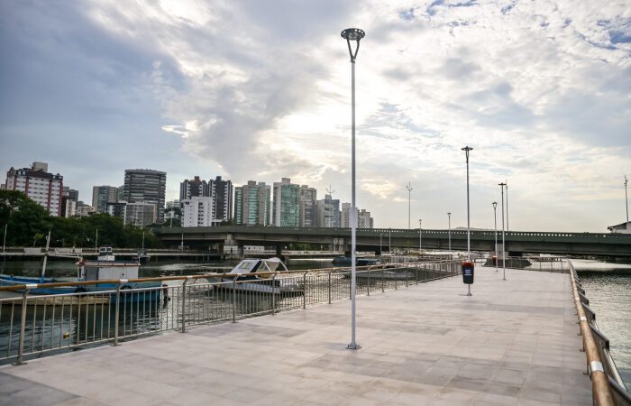 Vitória entrega mais 1 km de orla no Canal de Camburi e anuncia novas obras; investimento supera R$ 390 milhões