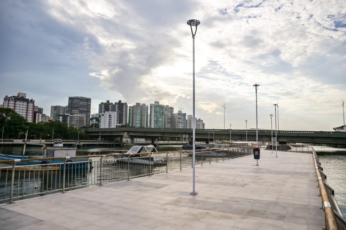 Vitória entrega mais 1 km de orla no Canal de Camburi e anuncia novas obras; investimento supera R$ 390 milhões