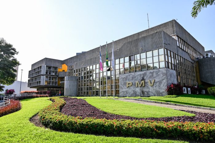 Vitória terá serviços essenciais durante ponto facultativo e feriado de Finados; veja o que funciona