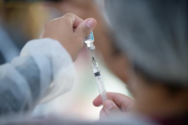 Confira os dias da vacinação sem agendamento no shopping da Serra