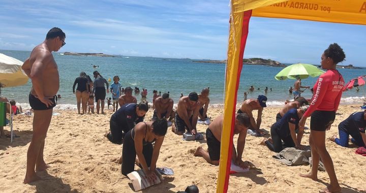 Curso de primeiros socorros para Guarda Muncipal na Praia da Costa