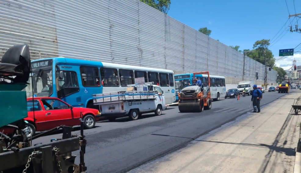 Nova pavimentação na Avenida Espírito Santo