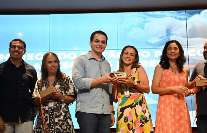 Botão do Pânico é entregue a diretores escolares pela PMV