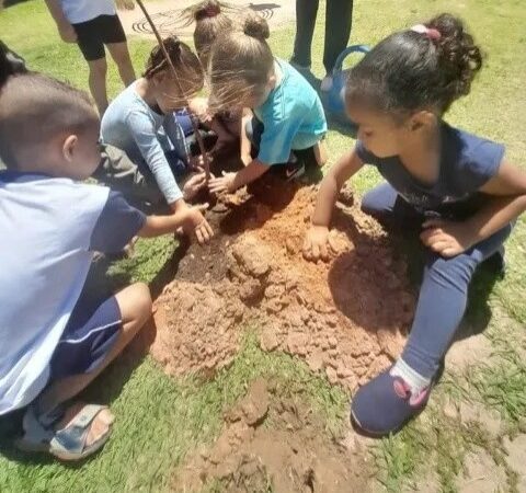 Oficinas de Educação Ambiental comemoram Dia Mundial da Terra