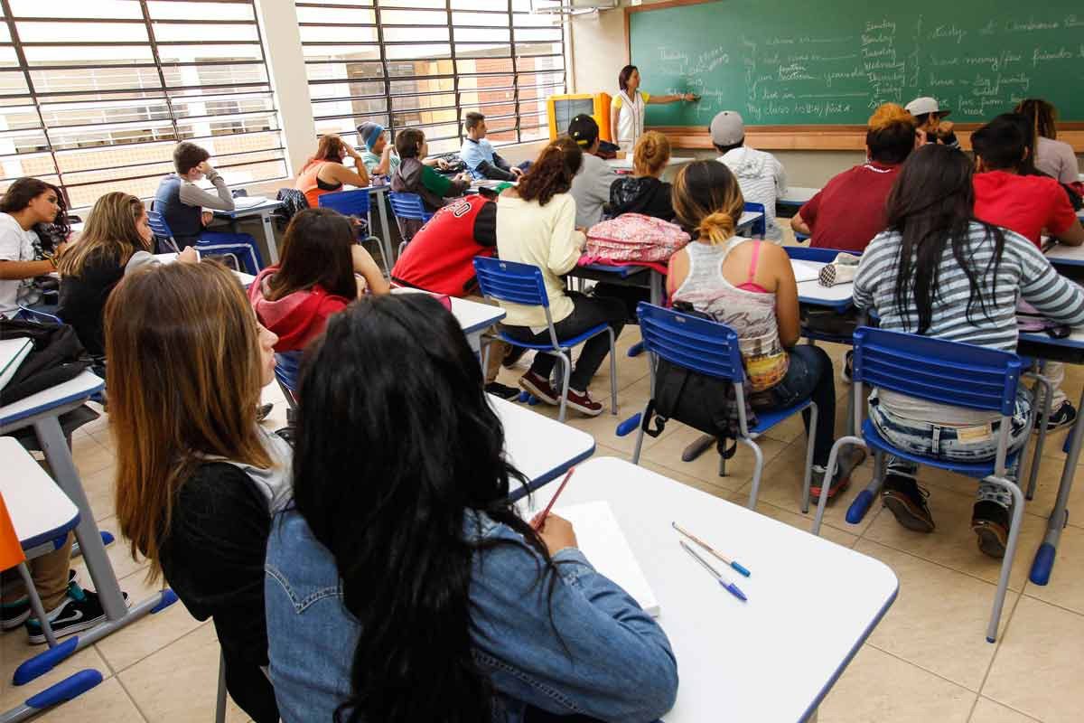 Comissão da Assembleia se reúne para debater segurança nas escolas