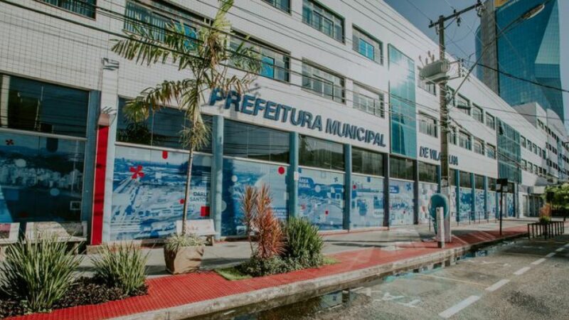 Servidores participam de palestra sobre saúde mental no trabalho realizada no auditório da prefeitura de Vila Velha