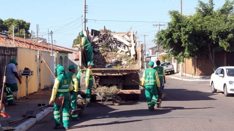 Prefeitura de Vila Velha realiza mutirão de limpeza em três bairros