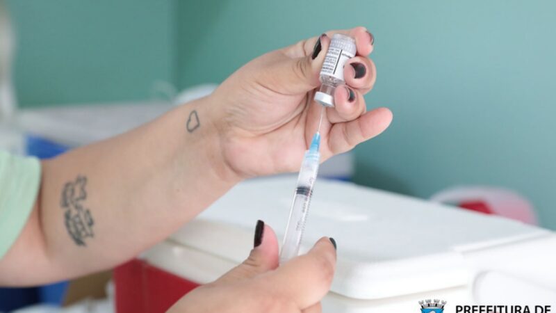 Secretaria de Saúde de Cariacica oferece vacinação contra Covid-19 e gripe em 27 locais sem agendamento