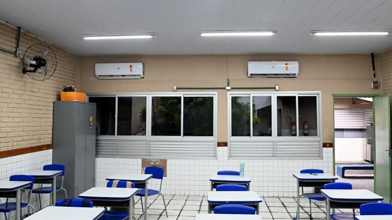 Escola em Santa Lucia recebe nova rede elétrica e climatização