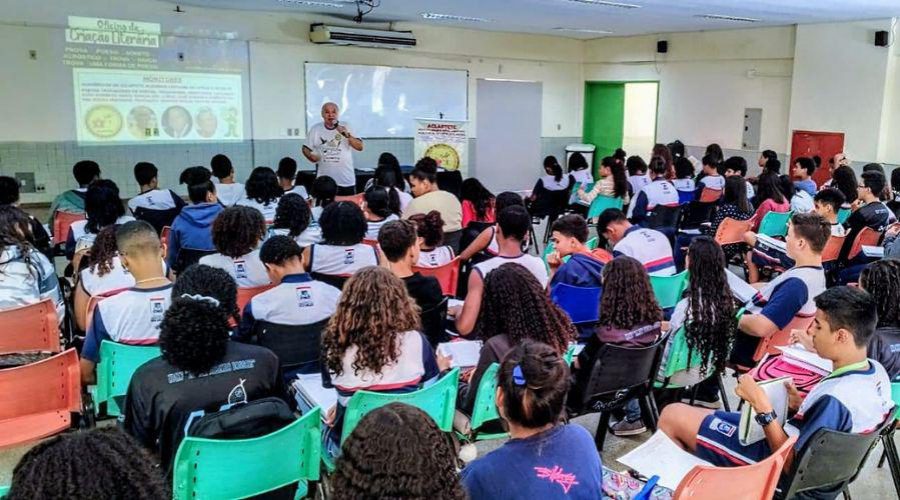 Estudantes da rede municipal de Vila Velha são premiados em concurso de redação e poesia