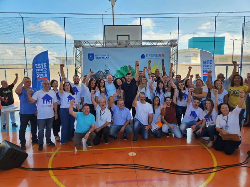 Inauguração da Quadra de Esportes e visita do Governador às obras de macrodrenagem em Vila Velha