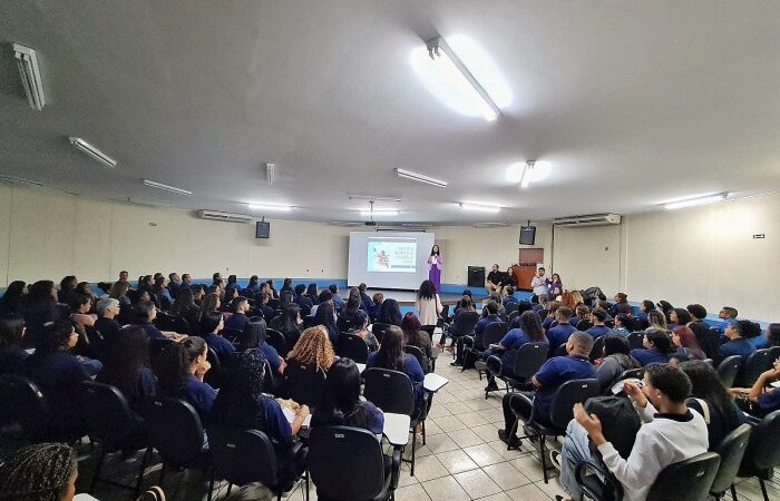 Unidades de ensino de Vitória ganham reforço nas equipes administrativas