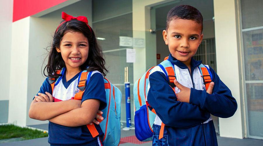 Vila Velha realiza distribuição de kits de uniforme completo para 55 mil alunos