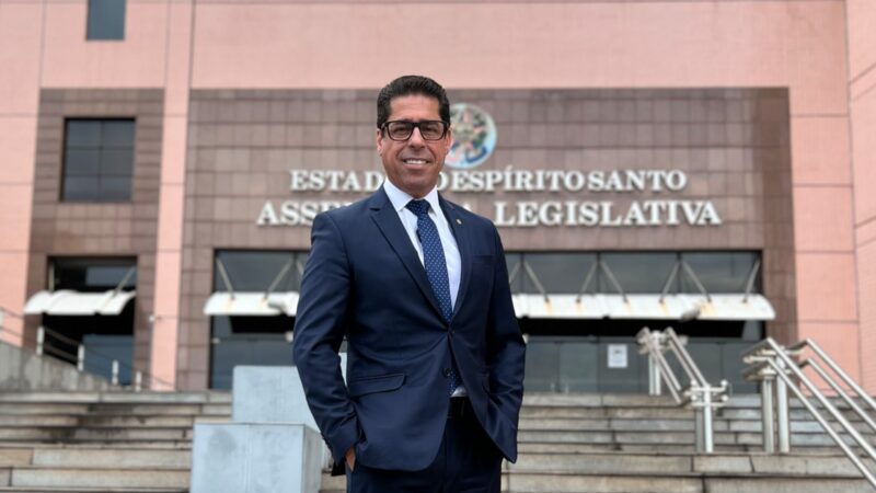 Membros da Assembleia Legislativa mostram seu orgulho pelo futebol feminino nacional vestindo as cores verde e amarelo