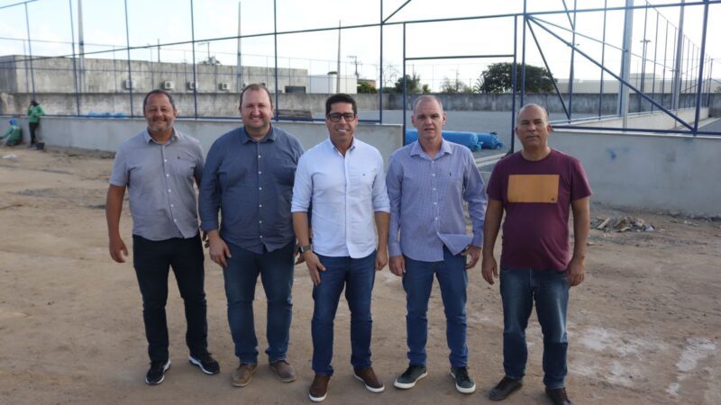 Presidente da Ales Marcelo Santos visita obras do complexo esportivo de Sooretama