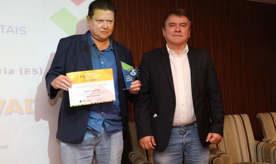 Prêmio ‘Prefeito Inovador’ é concedido a Euclério Sampaio por avanços tecnológicos na gestão municipal