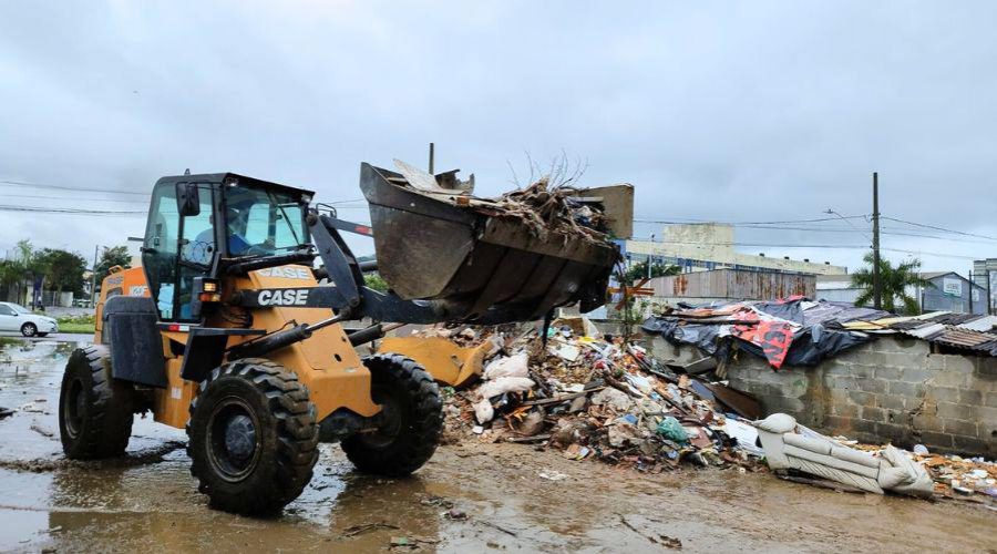 Prefeitura de Vila Velha promove ações de limpeza e drenagem na cidade