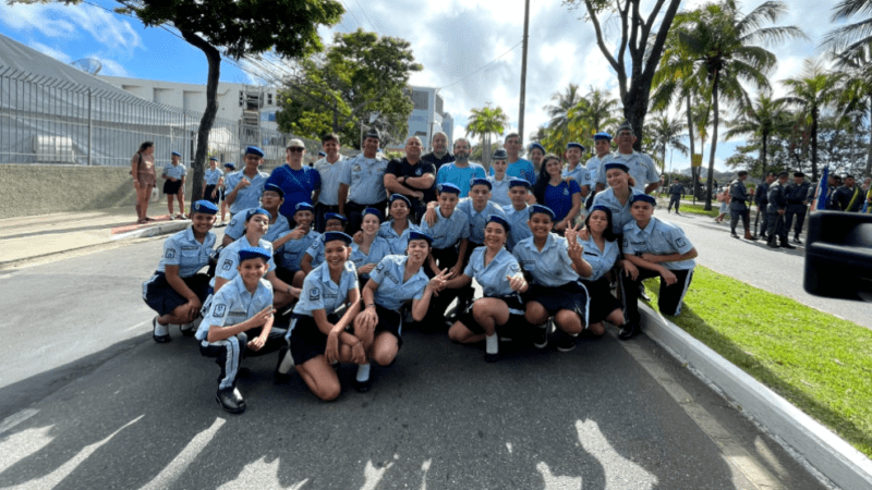 Alunos de escolas da rede de Cariacica destacam avanços e progresso em desfile em Vitória