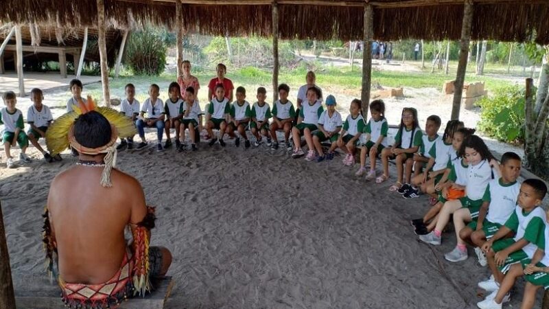 Alunos do CMEI Edvaldo Lima visitam aldeia indígena em Aracruz