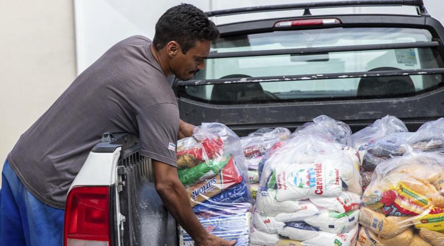 Doação Generosa: Entidades recebem três toneladas de alimentos do Jungle Fight
