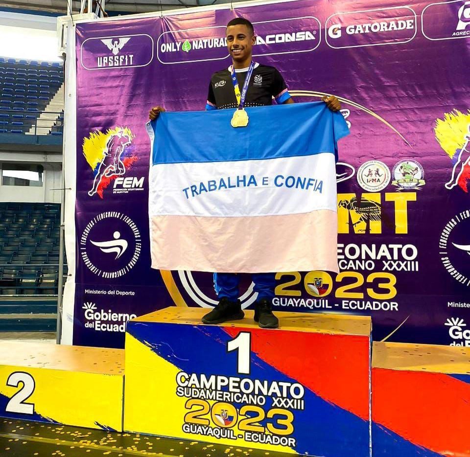 Atleta capixaba conquista tricampeonato sul-americano de muaythai no Equador