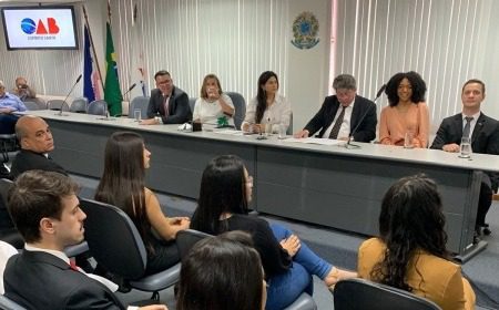 Bacharéis em Direito celebram recebimento de carteiras da OAB-ES