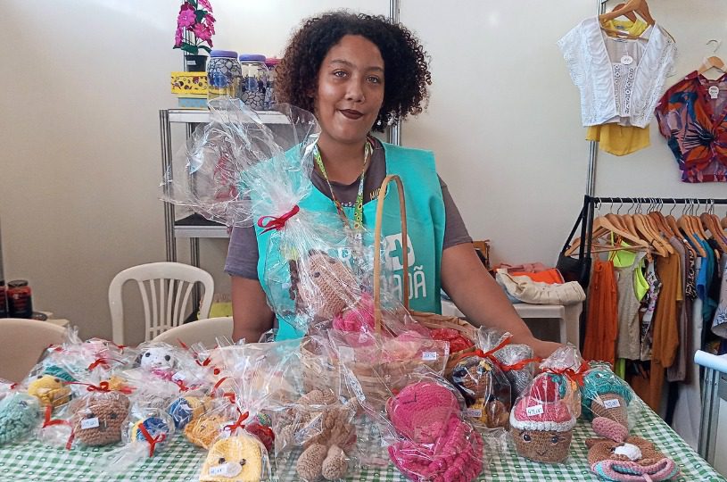 Superando Desafios com Amigurumis: Paciente da Serra alcança independência após tratamento terapêutico