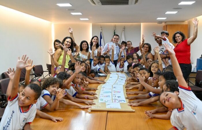 Sede da Prefeitura de Vitória recebe visita especial das crianças do Cmei Yolanda Lucas da Silva