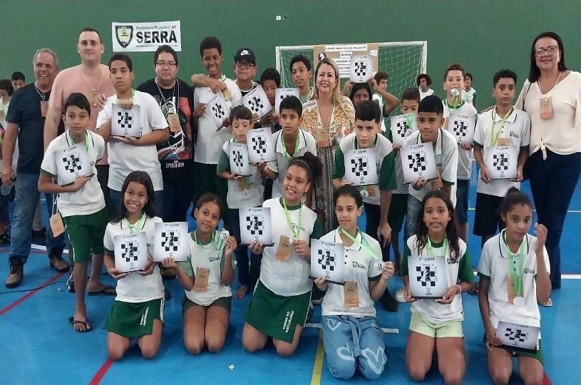 Escola do Aviso recebe prêmio destaque durante Campeonato Estadual Ritmo  Xadrez Rápido realizado em Vitória - Notícias de Linhares - Capixaba News