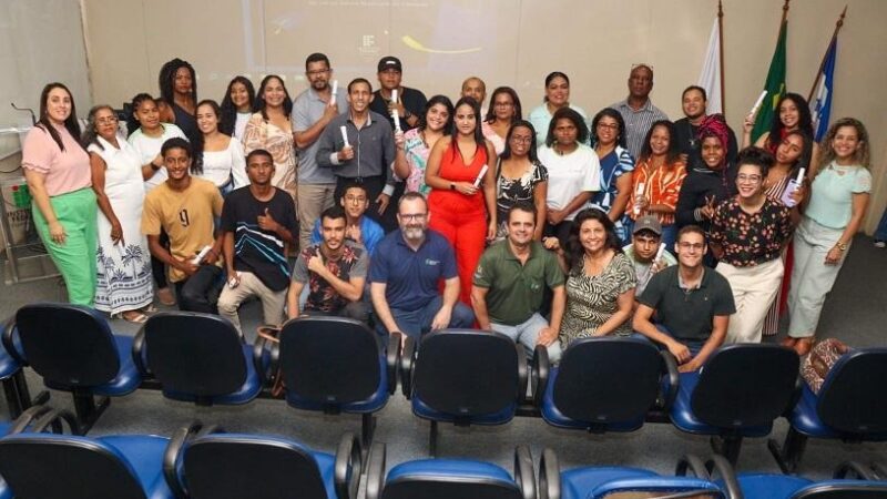 Conquista Educacional: Alunos da EJA celebram formatura em cursos de qualificação profissional no IFES Serra