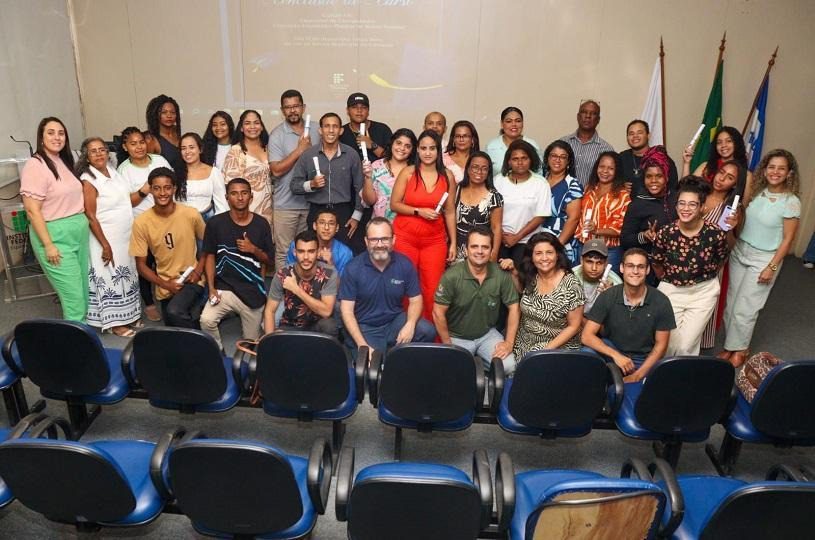 Conquista Educacional: Alunos da EJA celebram formatura em cursos de qualificação profissional no IFES Serra