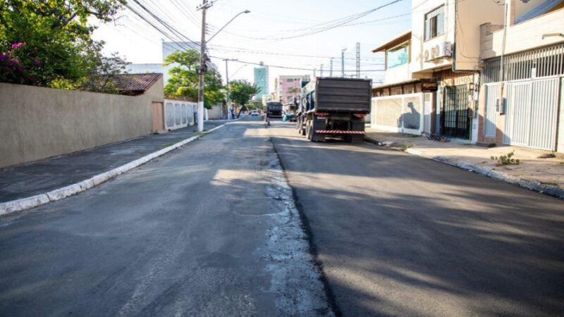 Bairro Praia das Gaivotas recebe recapeamento pelo programa Asfalto Novo