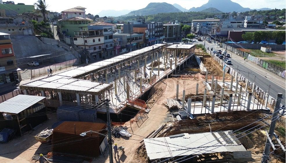Euclério Sampaio visita local de construção do Mercado Municipal com potencial de impulsionar economia