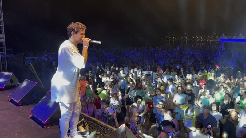 Cerca de 100 mil pessoas participam dos eventos da Arena de Verão em Camburi durante este fim de semana