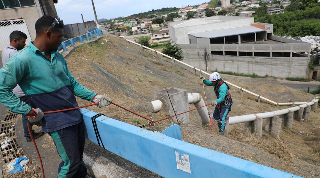 A Limpeza Não Tem Limites: Coletores alpinistas alcançam os lugares mais remotos