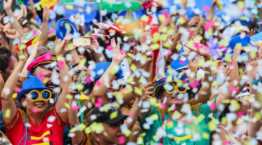 Folia em Vila Velha: Blocos de rua agitam o carnaval canela-verde com muita diversão