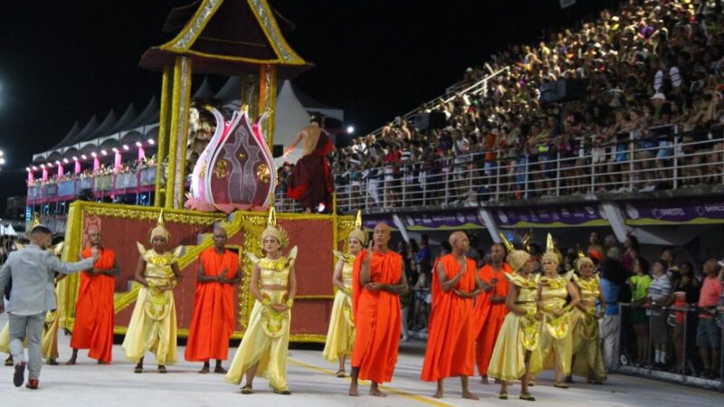 Unidos de Jucutuquara Marca Presença com um Desfile Zen no Sambão do Povo