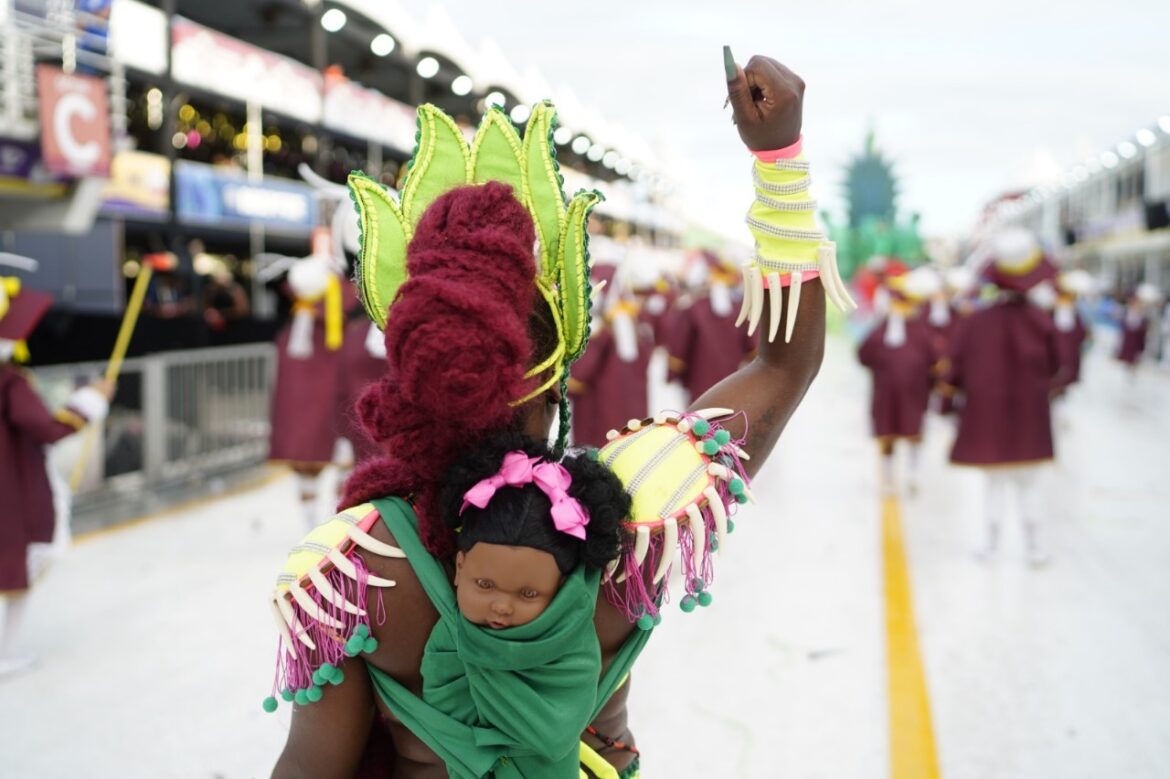 Carnaval Começa com Brilho na Primeira Noite da Maior Celebração Cultural do Brasil