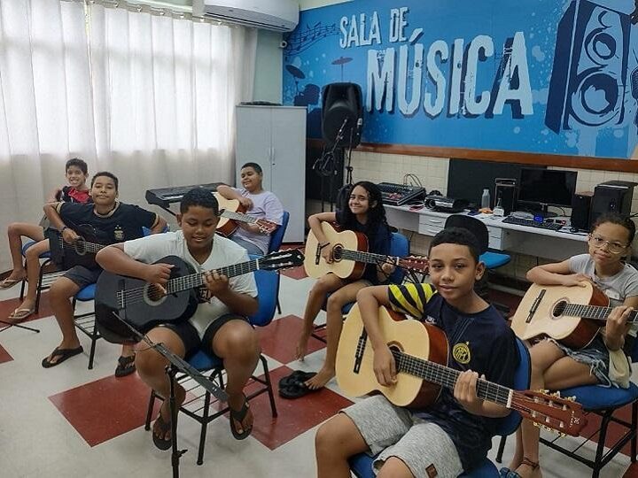 Centro Municipal das Juventudes oferece oportunidade de iniciação musical em oficinas