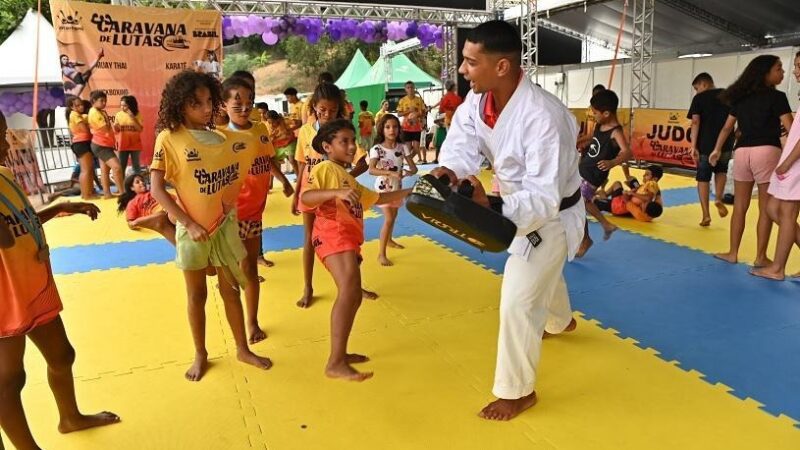 Caravana de lutas promove artes marciais em escola da Serra