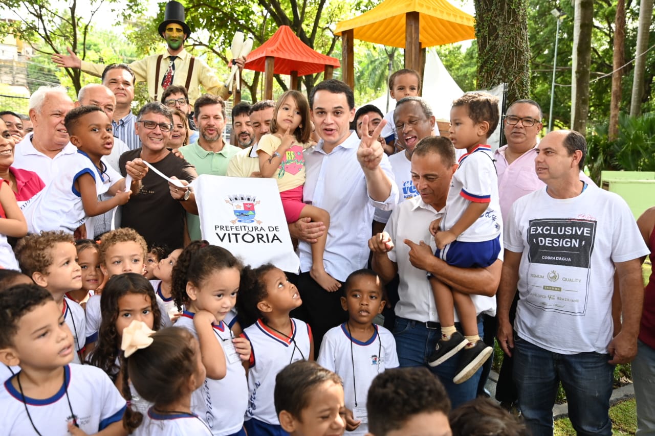 Alegria e vibração marcam a entrega do Parque Kids no Horto de Maruípe, com a presença de Pazolini