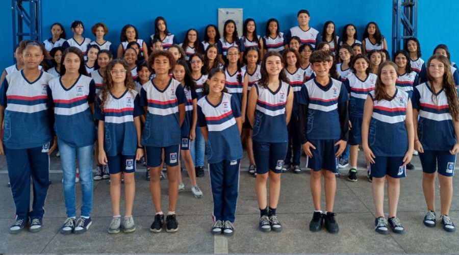 Aulas de canto envolvem alunos da escola municipal de Vale Encantado