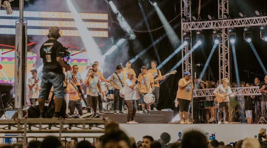 Festival no Parque da Prainha termina com Timbalada após show do Monobloco