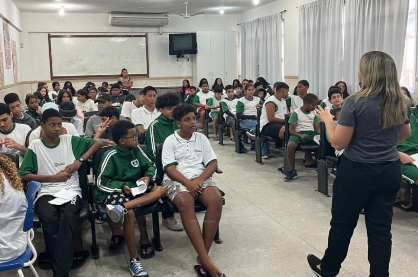 Conexão Positiva: Projeto leva palestras anti-bullying para escolas na Serra