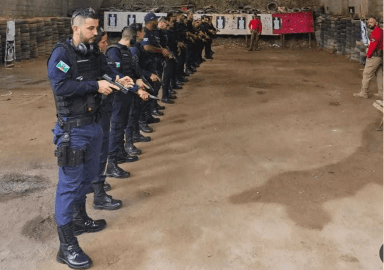 Curso de capacitação de porte de arma é realizado pela Guarda Municipal de Cariacica