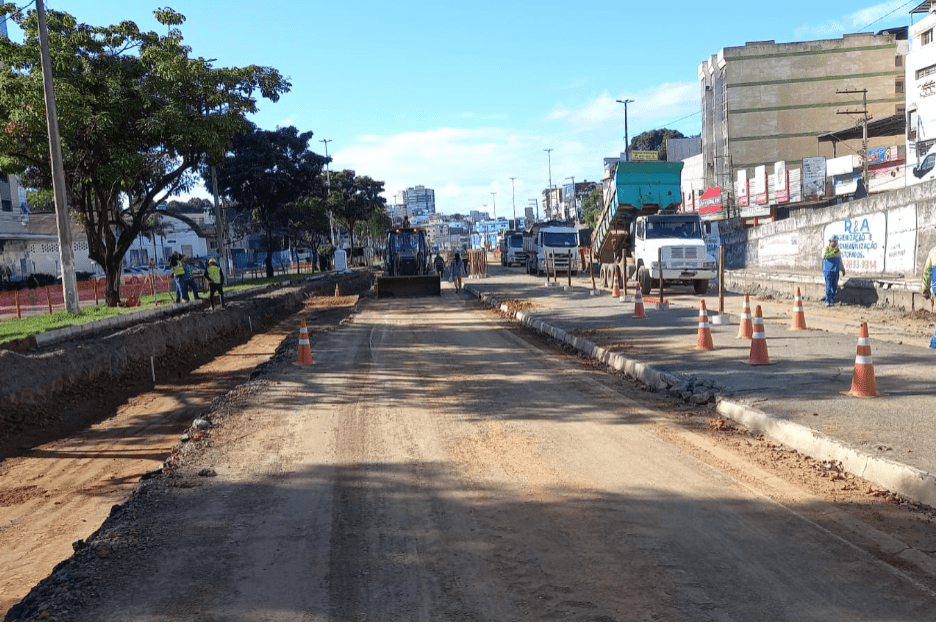 Ciclistas e pedestres devem usar vias marginais no viaduto da Avenida Mário Gurgel