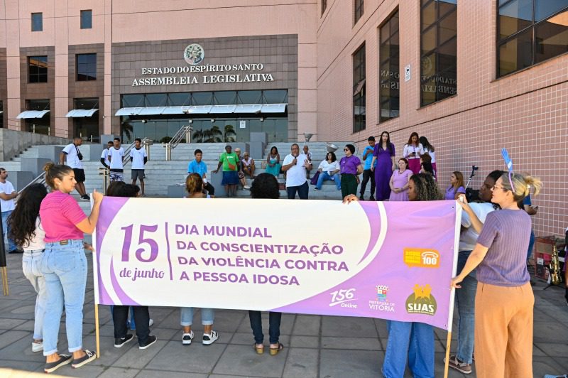 Vitória promove ações no Junho Violeta para combater a violência contra idosos