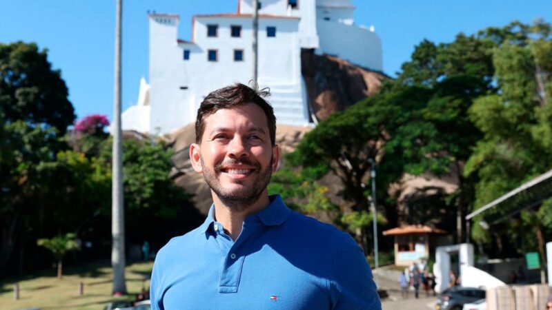 Arnaldinho participa da celebração religiosa no Convento da Penha nesta sexta-feira