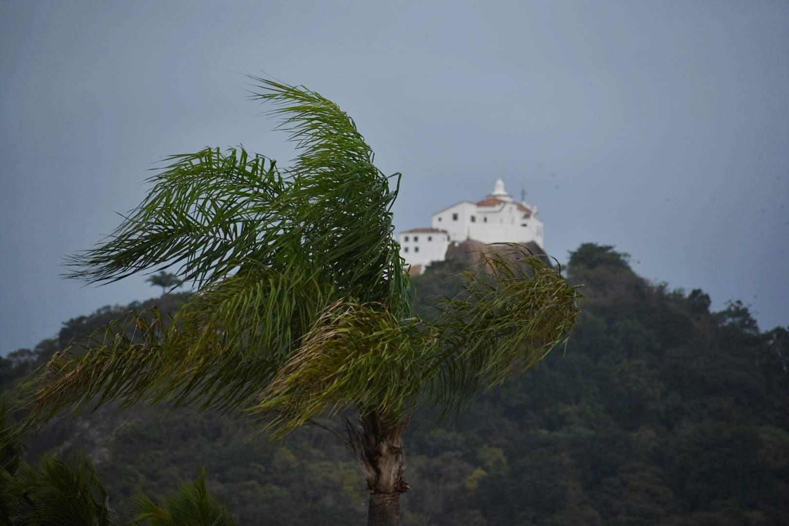 Ciclone extratropical, vendaval e 6ºC no ES: veja previsão do tempo