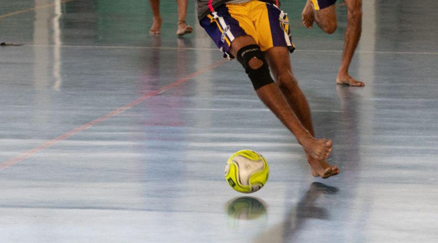 Torneio de futsal promove a inclusão de atletas de entidades que auxiliam a população de rua